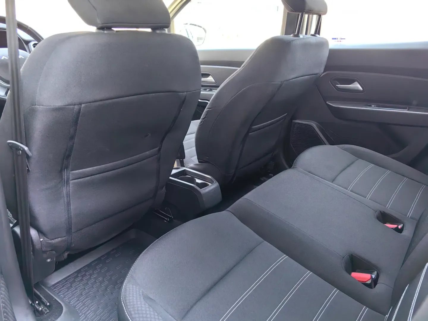 Cumpara/ Vinde online Dacia Duster 2023 SH, la cel mai bun pret pentru tine!