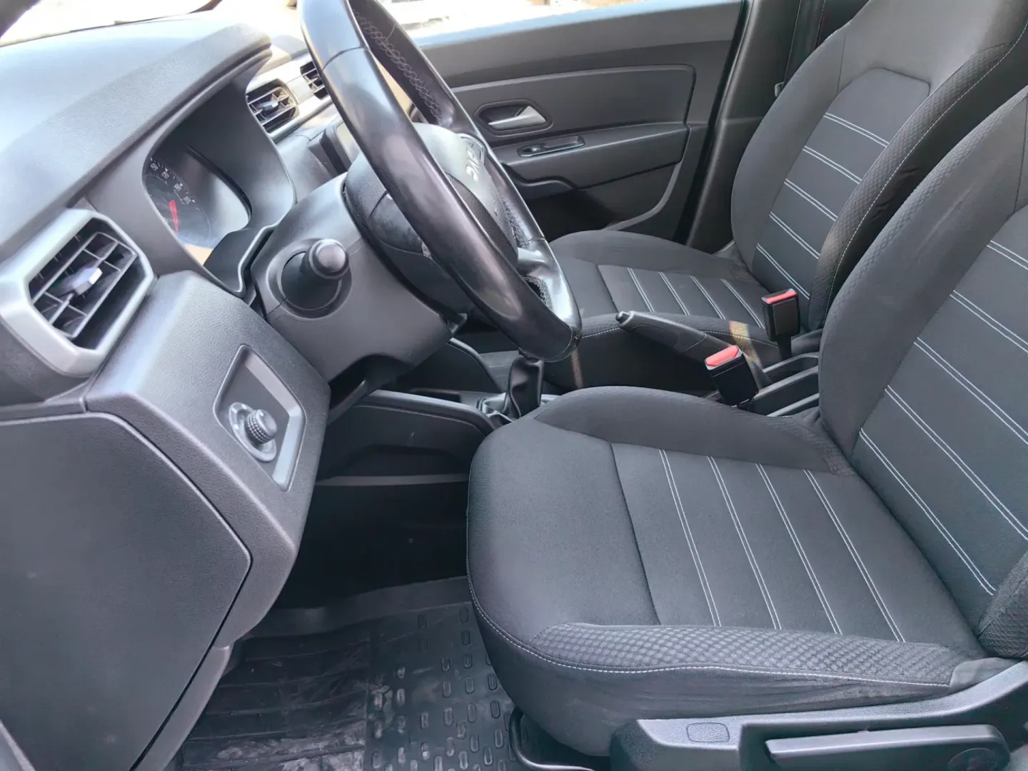 Cumpara/ Vinde online Dacia Duster 2023 SH, la cel mai bun pret pentru tine!