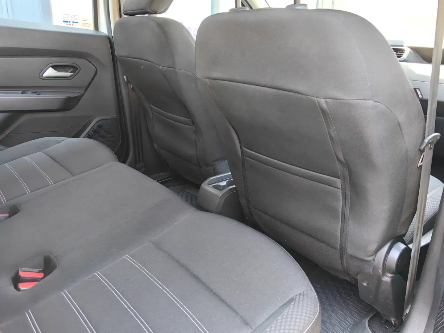 Cumpara/ Vinde online Dacia Duster 2023 SH, la cel mai bun pret pentru tine!