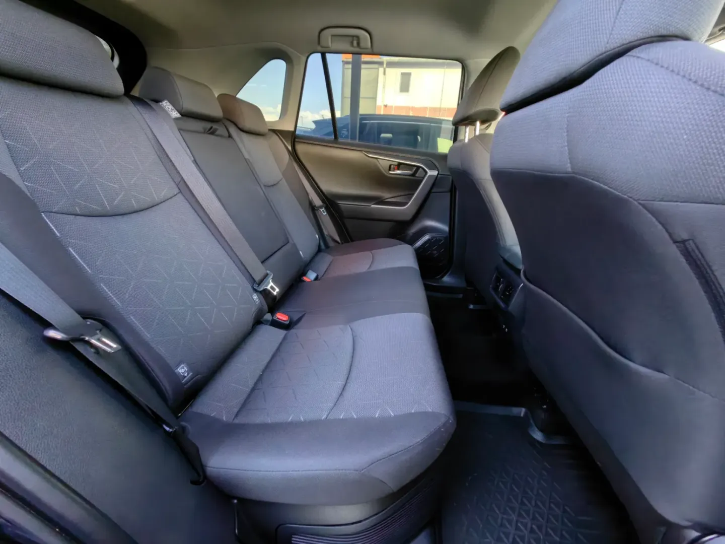Cumpara/ Vinde online Toyota RAV 4 2021 SH, la cel mai bun pret pentru tine!