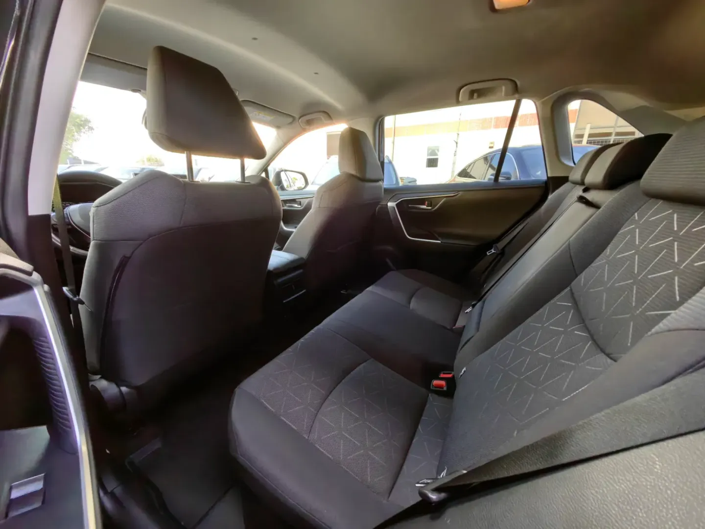 Cumpara/ Vinde online Toyota RAV 4 2021 SH, la cel mai bun pret pentru tine!