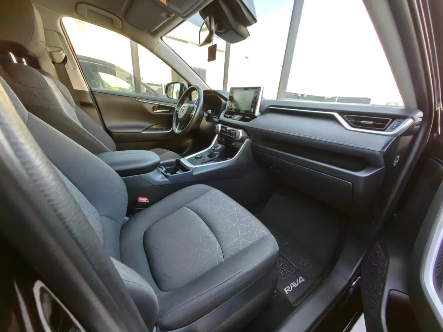 Cumpara/ Vinde online Toyota RAV 4 2021 SH, la cel mai bun pret pentru tine!