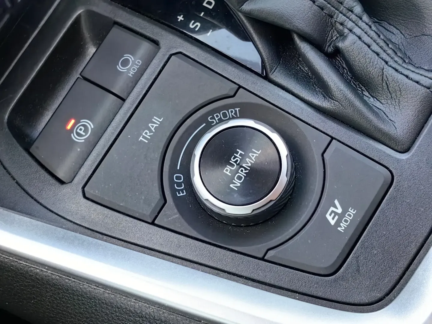 Cumpara/ Vinde online Toyota RAV 4 2021 SH, la cel mai bun pret pentru tine!