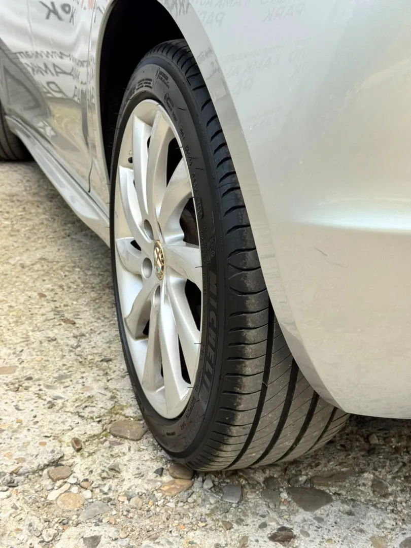 Cumpara/ Vinde online Alfa Romeo Giulietta 2012 SH, la cel mai bun pret pentru tine!