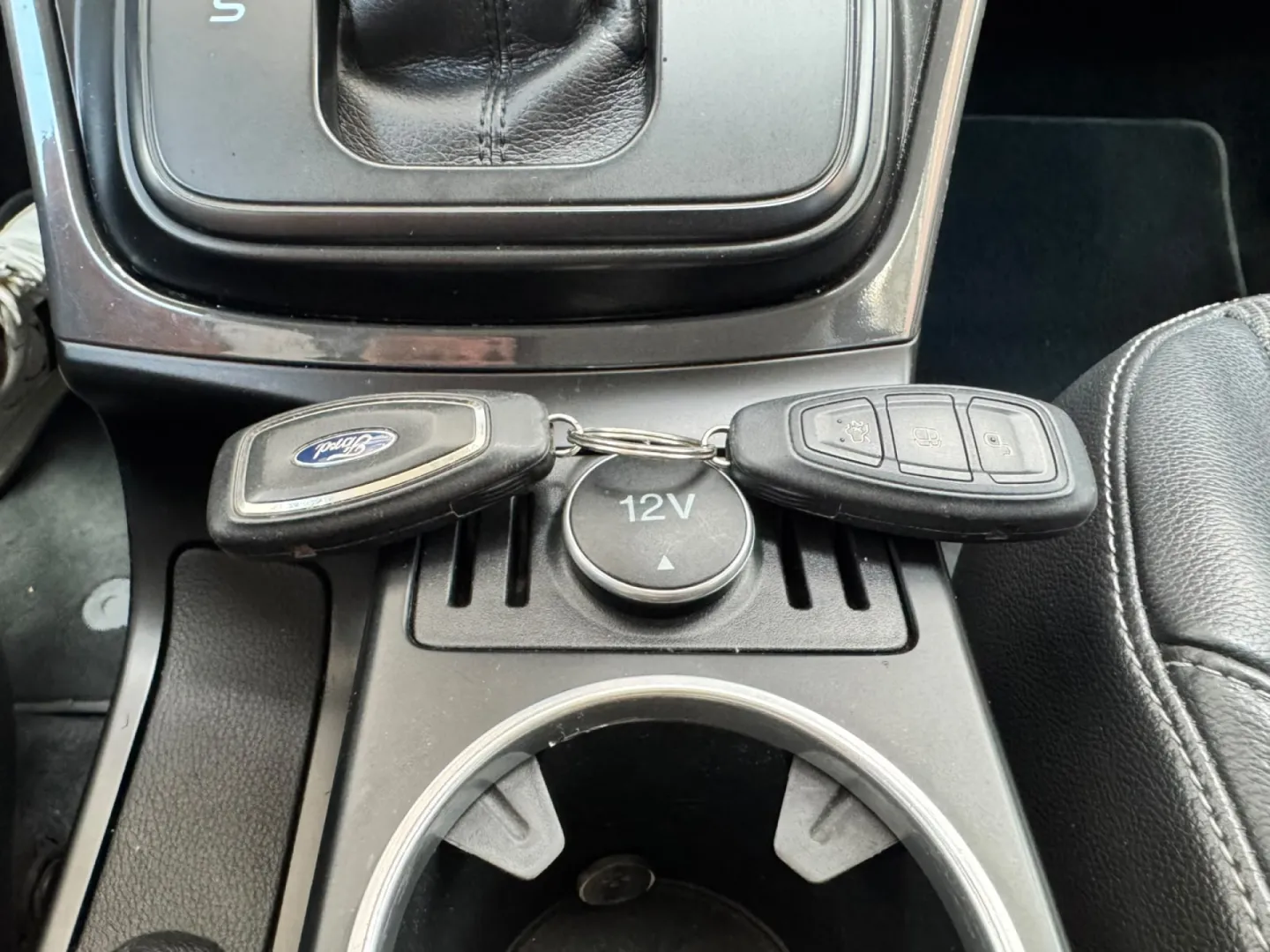 Cumpara/ Vinde online Ford Kuga 2015 SH, la cel mai bun pret pentru tine!