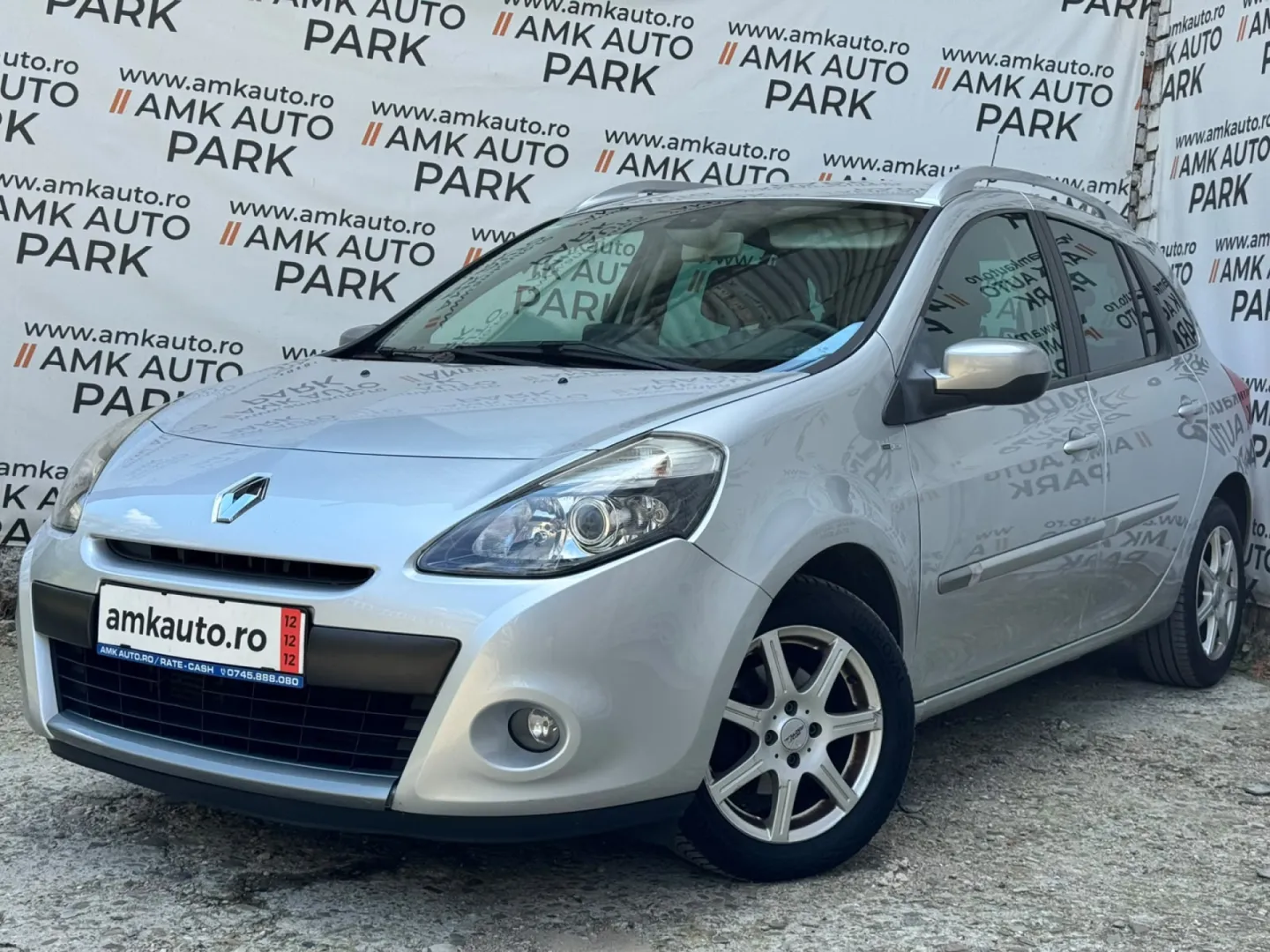 Cumpara/ Vinde online Renault  Clio 2012 SH, la cel mai bun pret pentru tine!