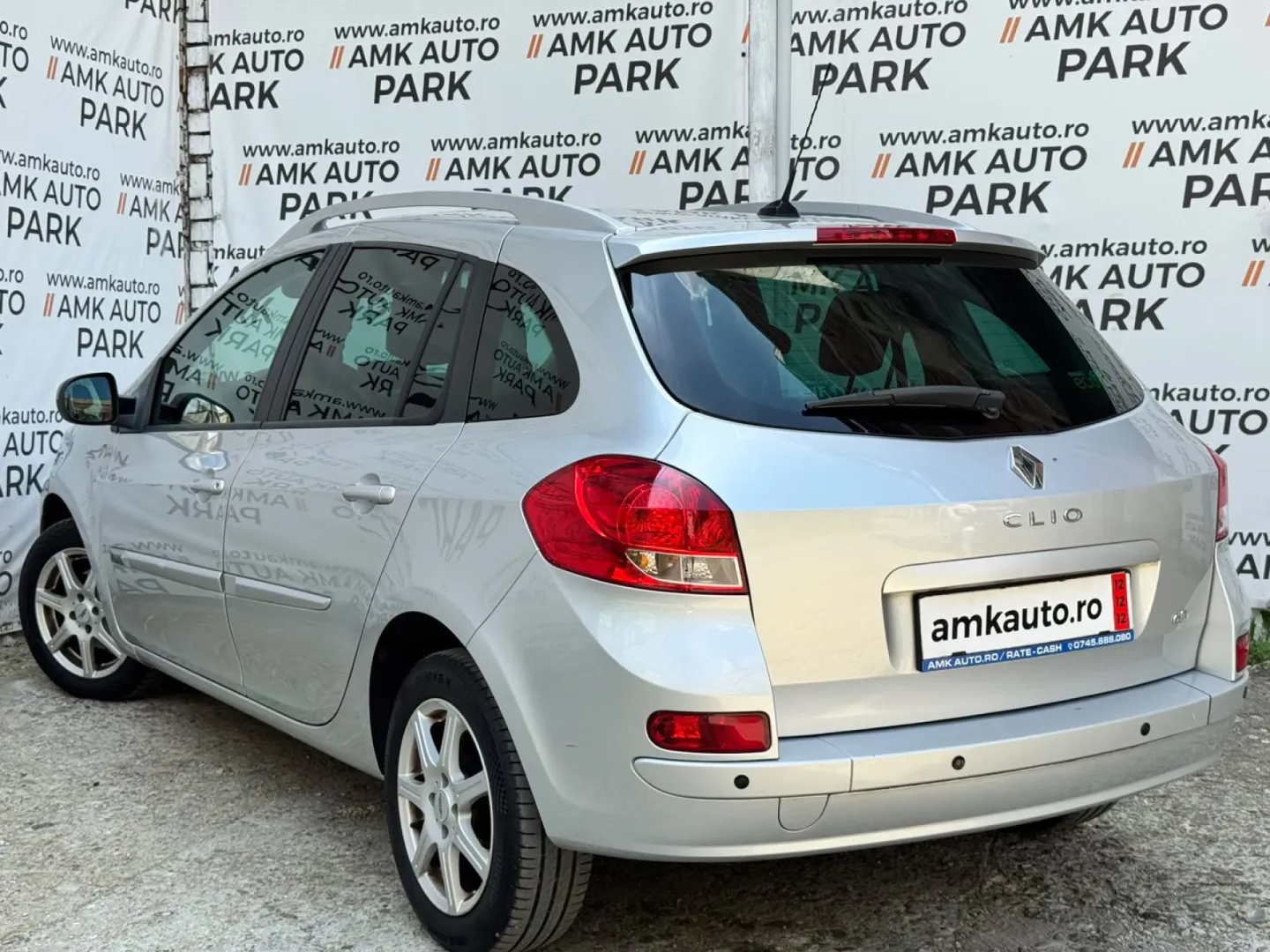 Cumpara/ Vinde online Renault  Clio 2012 SH, la cel mai bun pret pentru tine!