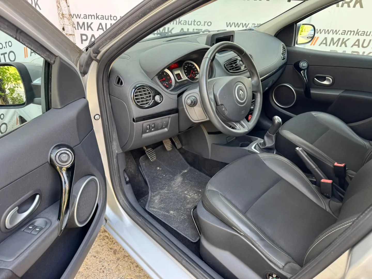 Cumpara/ Vinde online Renault  Clio 2012 SH, la cel mai bun pret pentru tine!