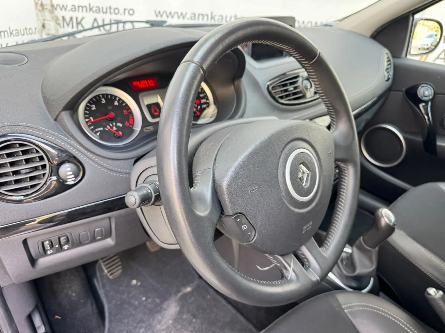 Cumpara/ Vinde online Renault  Clio 2012 SH, la cel mai bun pret pentru tine!