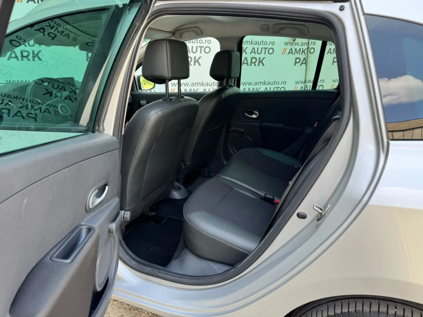 Cumpara/ Vinde online Renault  Clio 2012 SH, la cel mai bun pret pentru tine!