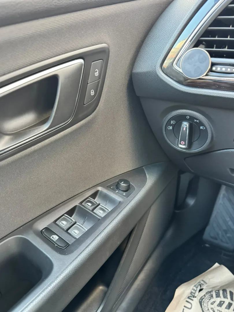 Cumpara/ Vinde online Seat Leon 2013 SH, la cel mai bun pret pentru tine!