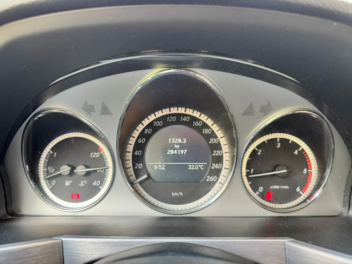 Cumpara/ Vinde online Mercedes-Benz GLK-Class 2011 SH, la cel mai bun pret pentru tine!