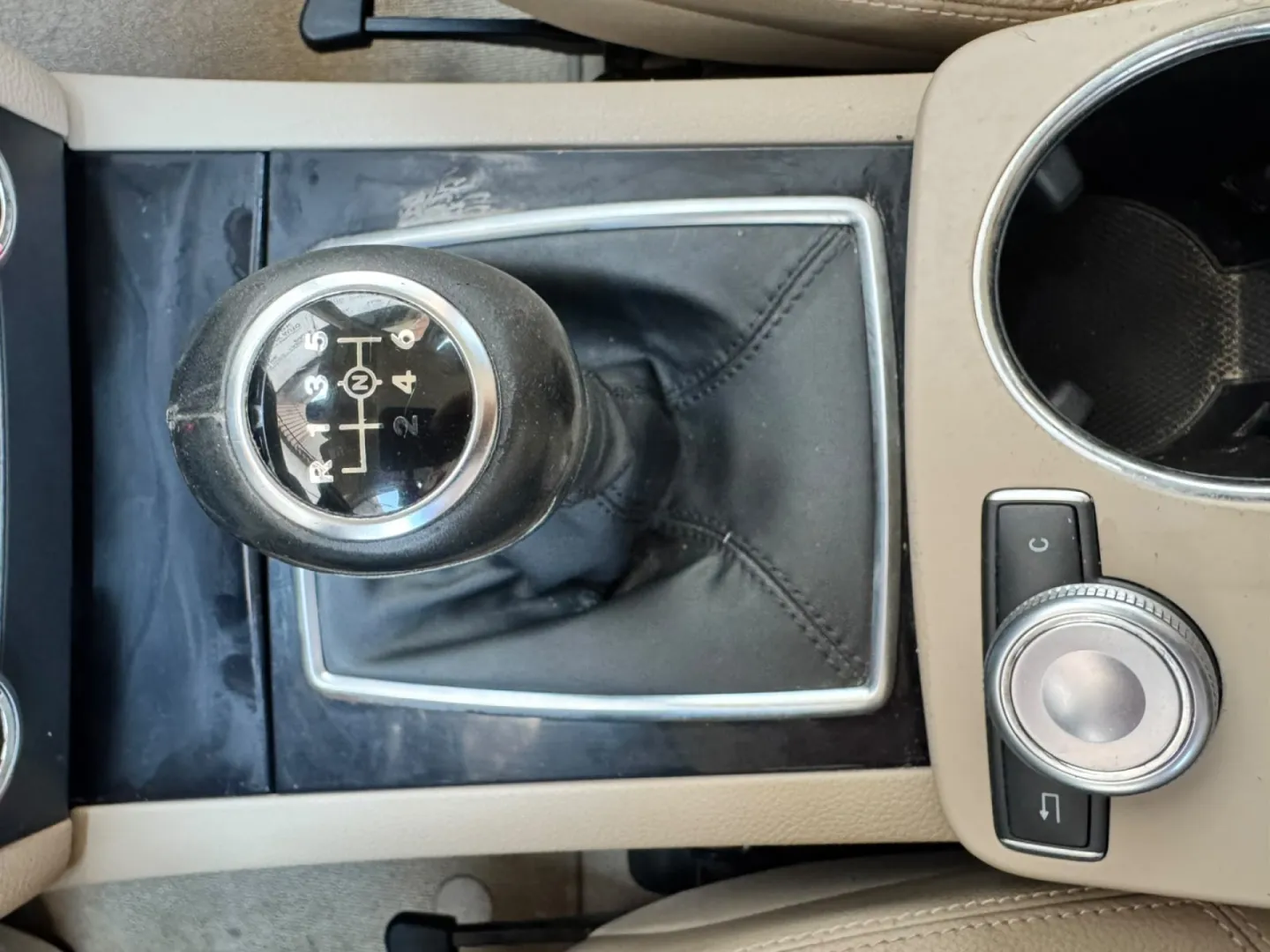 Cumpara/ Vinde online Mercedes-Benz GLK-Class 2011 SH, la cel mai bun pret pentru tine!