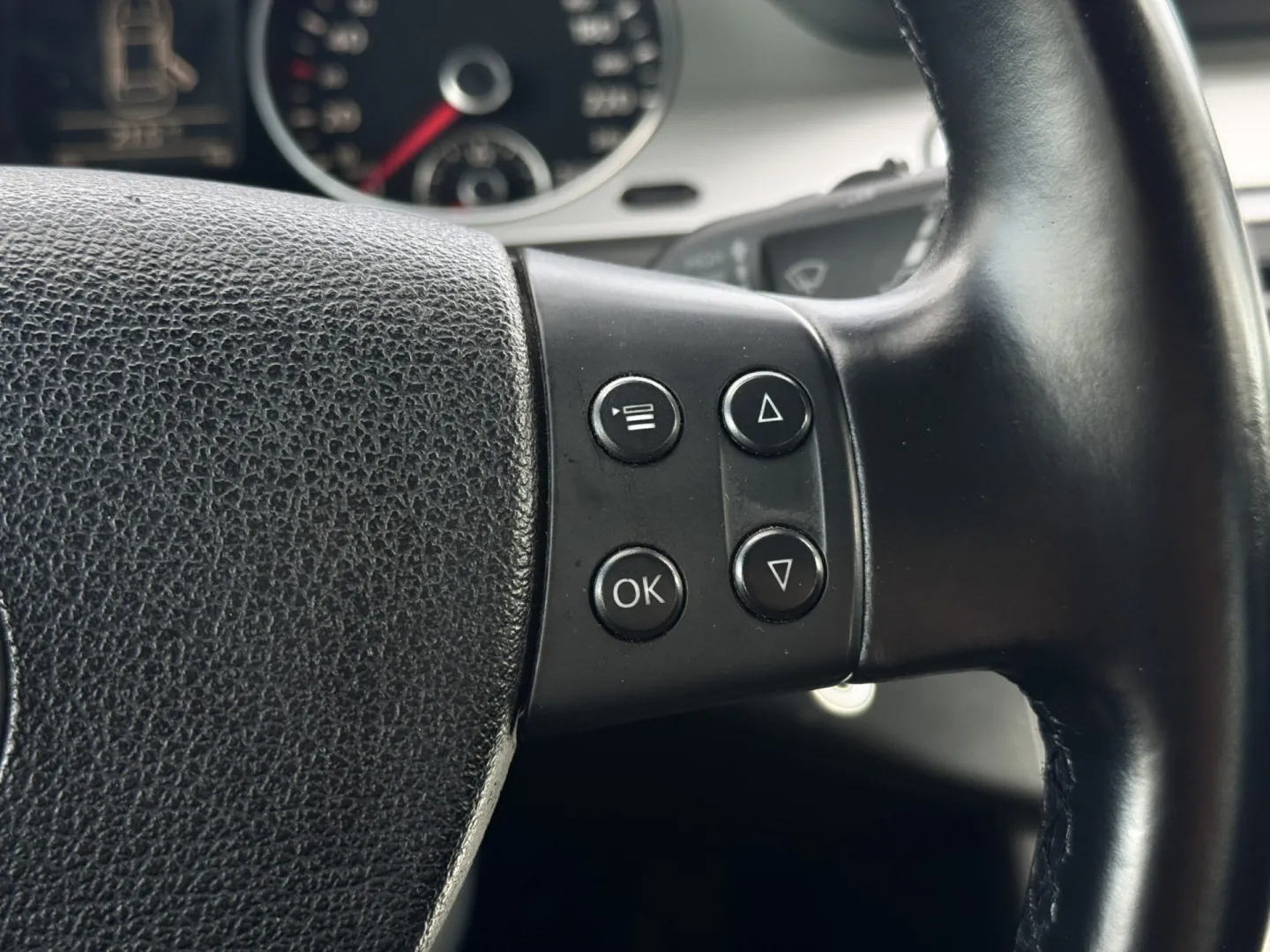 Cumpara/ Vinde online Volkswagen Passat 2009 SH, la cel mai bun pret pentru tine!