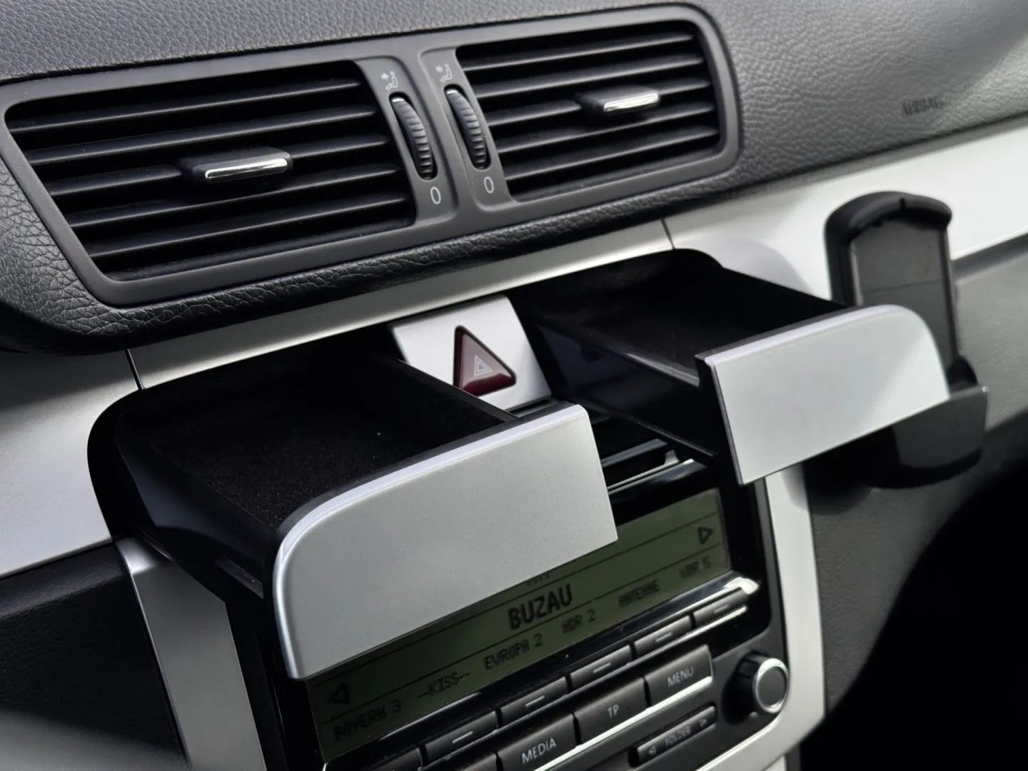 Cumpara/ Vinde online Volkswagen Passat 2009 SH, la cel mai bun pret pentru tine!