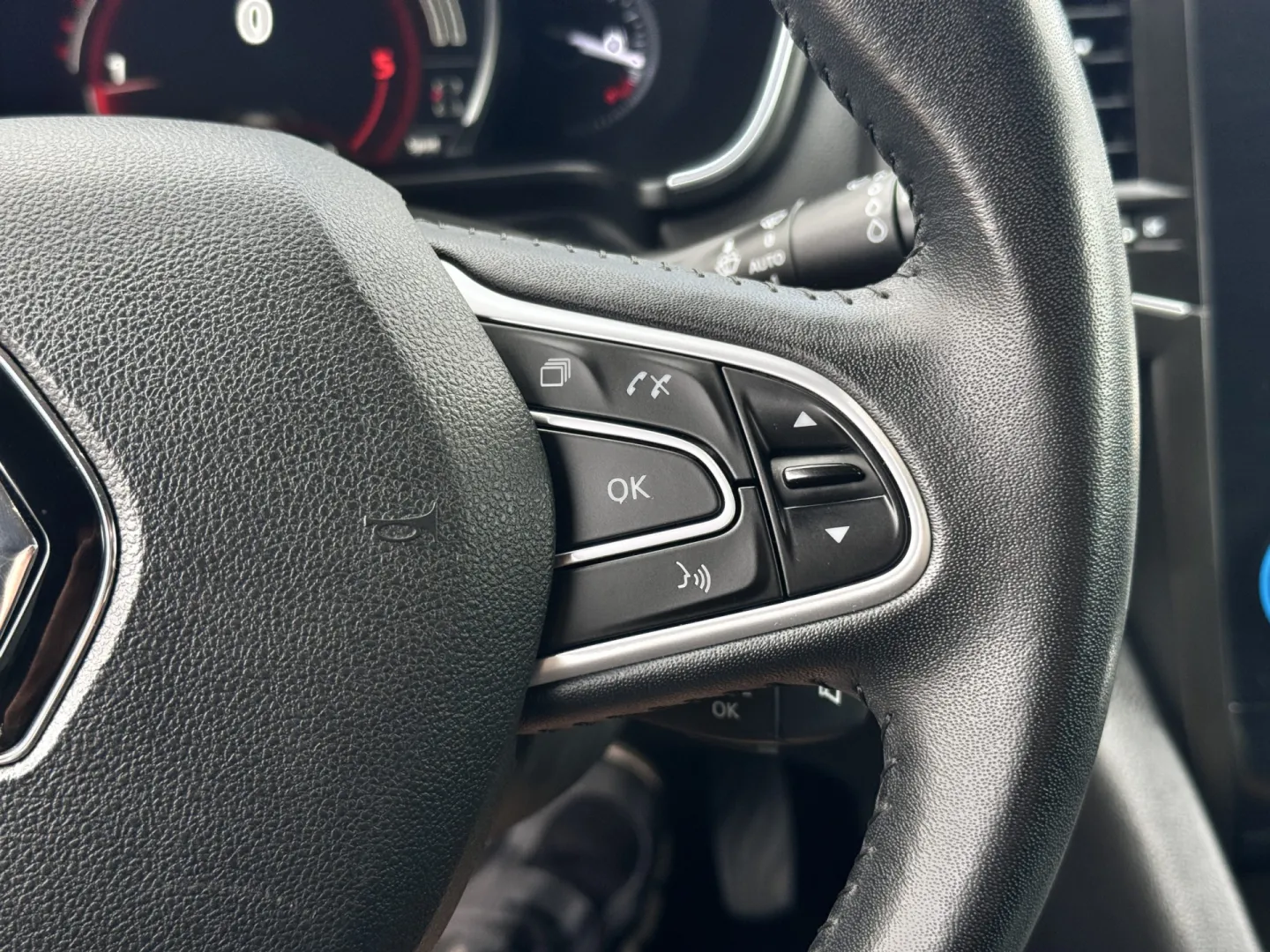 Cumpara/ Vinde online Renault  Talisman 2016 SH, la cel mai bun pret pentru tine!