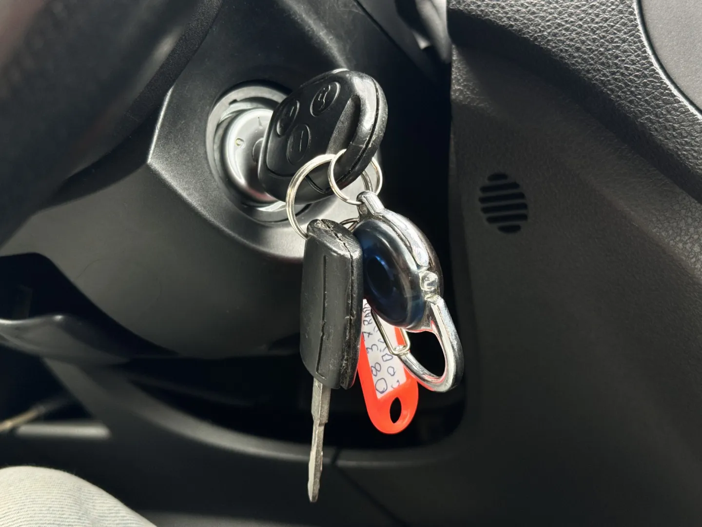 Cumpara/ Vinde online Ford C-Max 2005 SH, la cel mai bun pret pentru tine!