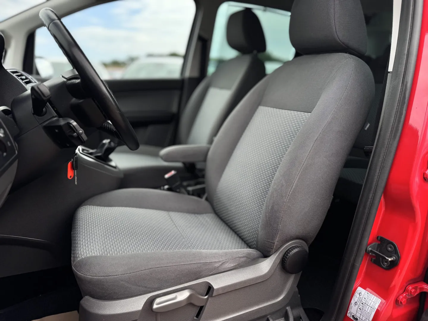 Cumpara/ Vinde online Ford C-Max 2005 SH, la cel mai bun pret pentru tine!