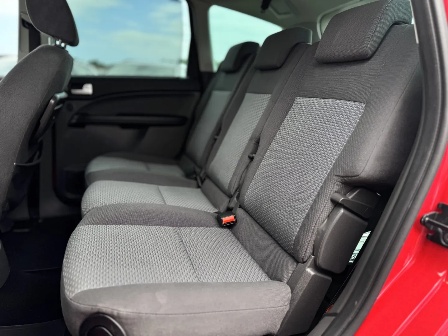Cumpara/ Vinde online Ford C-Max 2005 SH, la cel mai bun pret pentru tine!