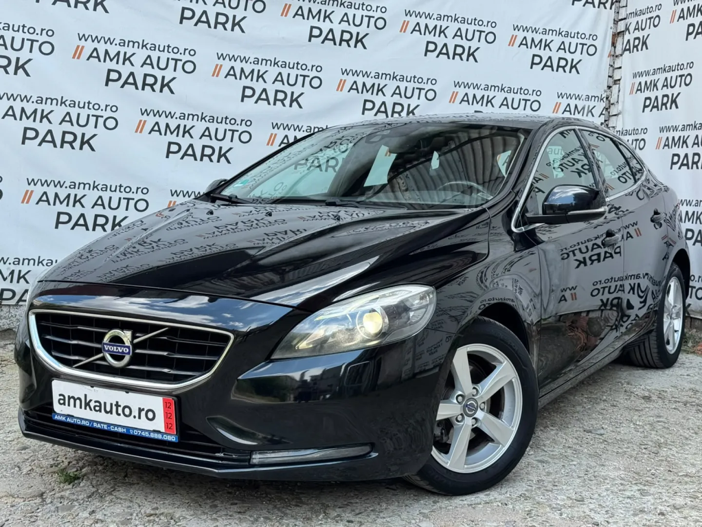 Cumpara/ Vinde online Volvo V40 2012 SH, la cel mai bun pret pentru tine!