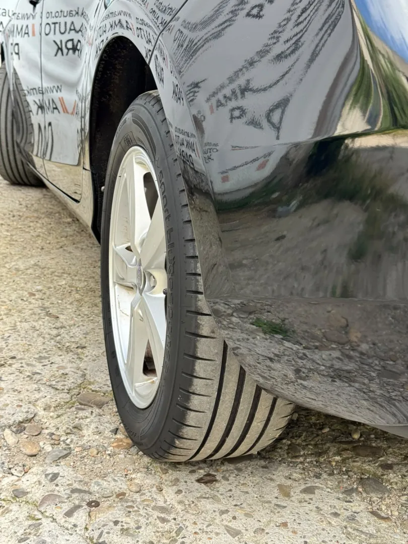 Cumpara/ Vinde online Volvo V40 2012 SH, la cel mai bun pret pentru tine!
