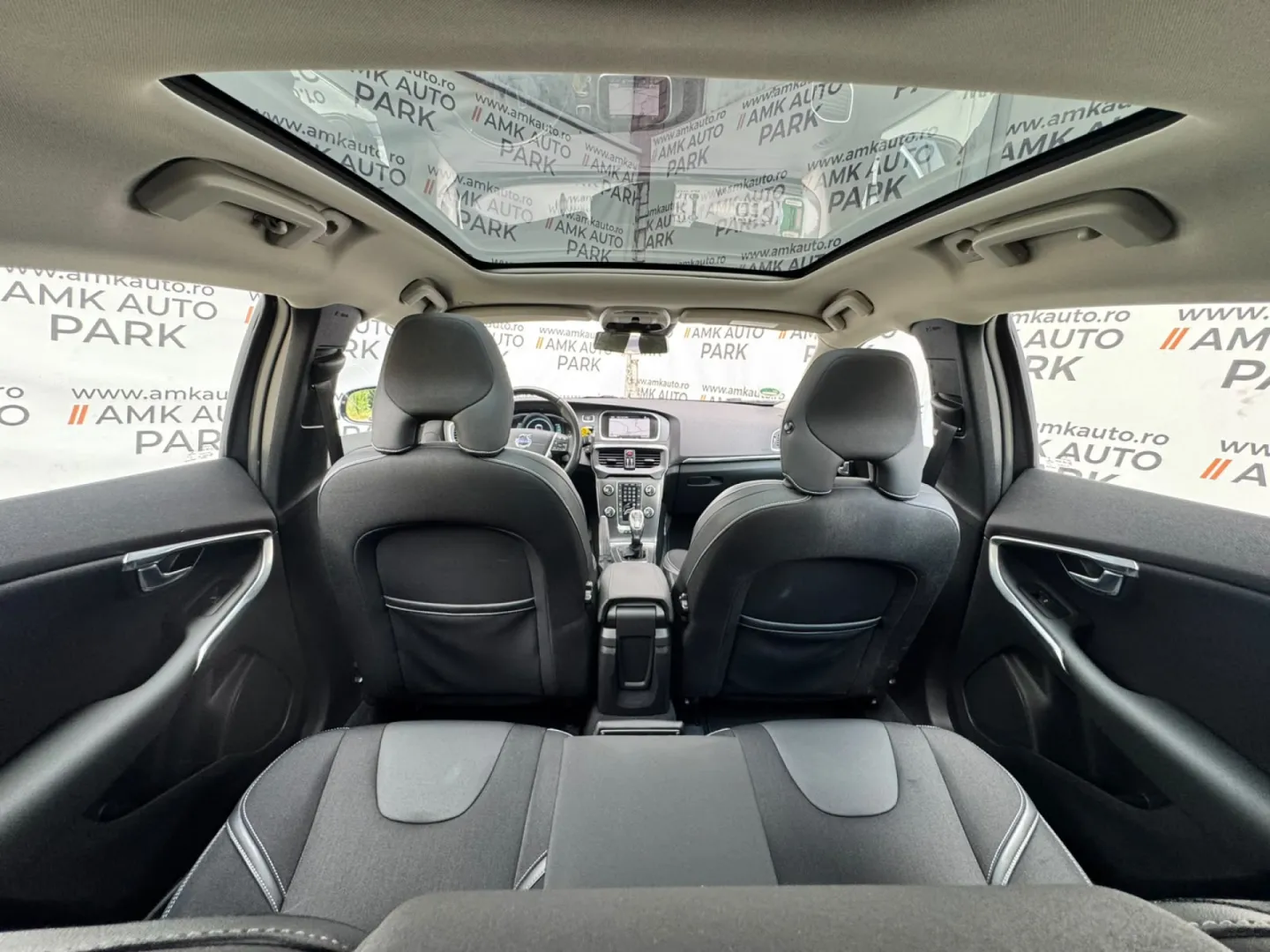 Cumpara/ Vinde online Volvo V40 2012 SH, la cel mai bun pret pentru tine!