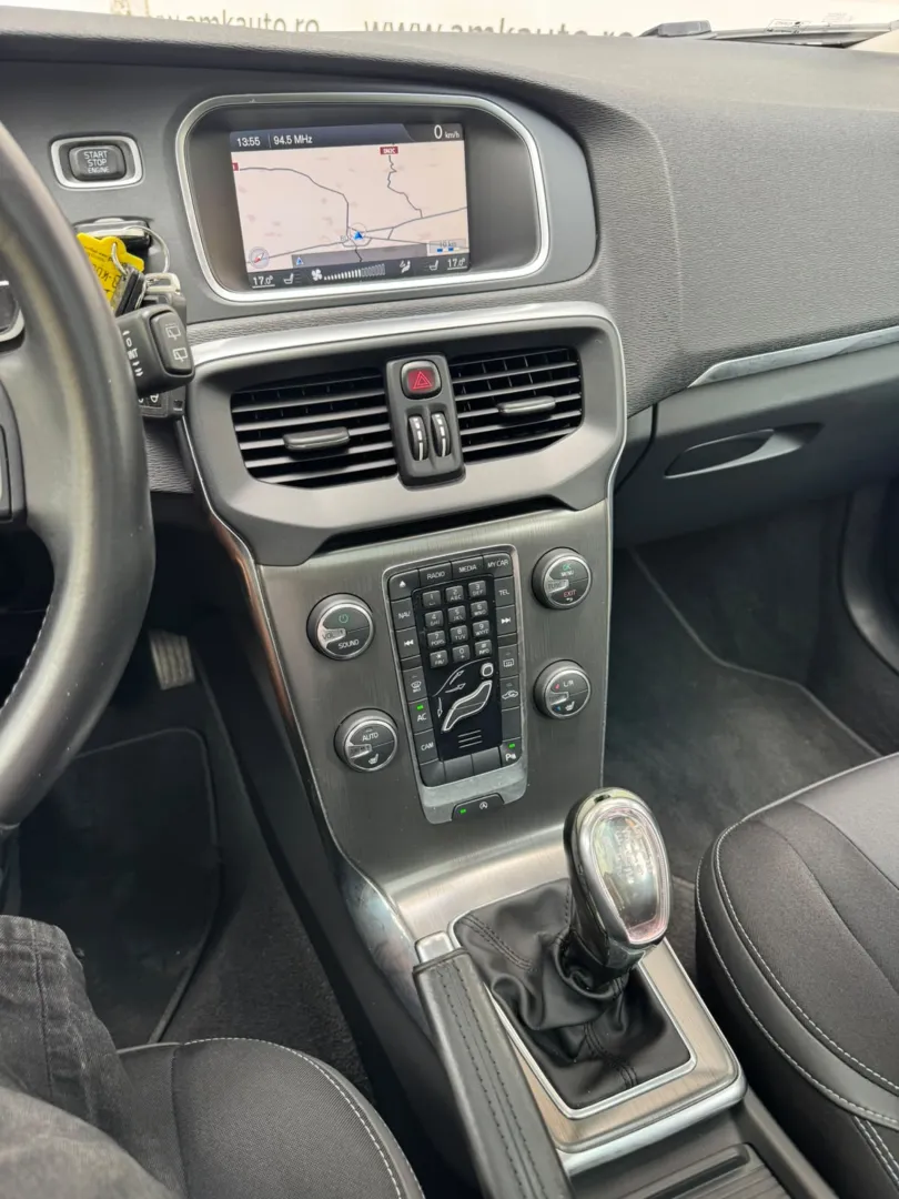 Cumpara/ Vinde online Volvo V40 2012 SH, la cel mai bun pret pentru tine!