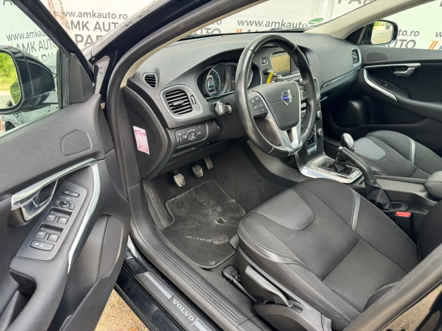 Cumpara/ Vinde online Volvo V40 2012 SH, la cel mai bun pret pentru tine!
