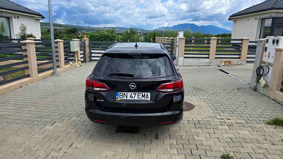 Cumpără / Vinde Opel Astra 2017 SH, la cel mai bun pret pentru tine!