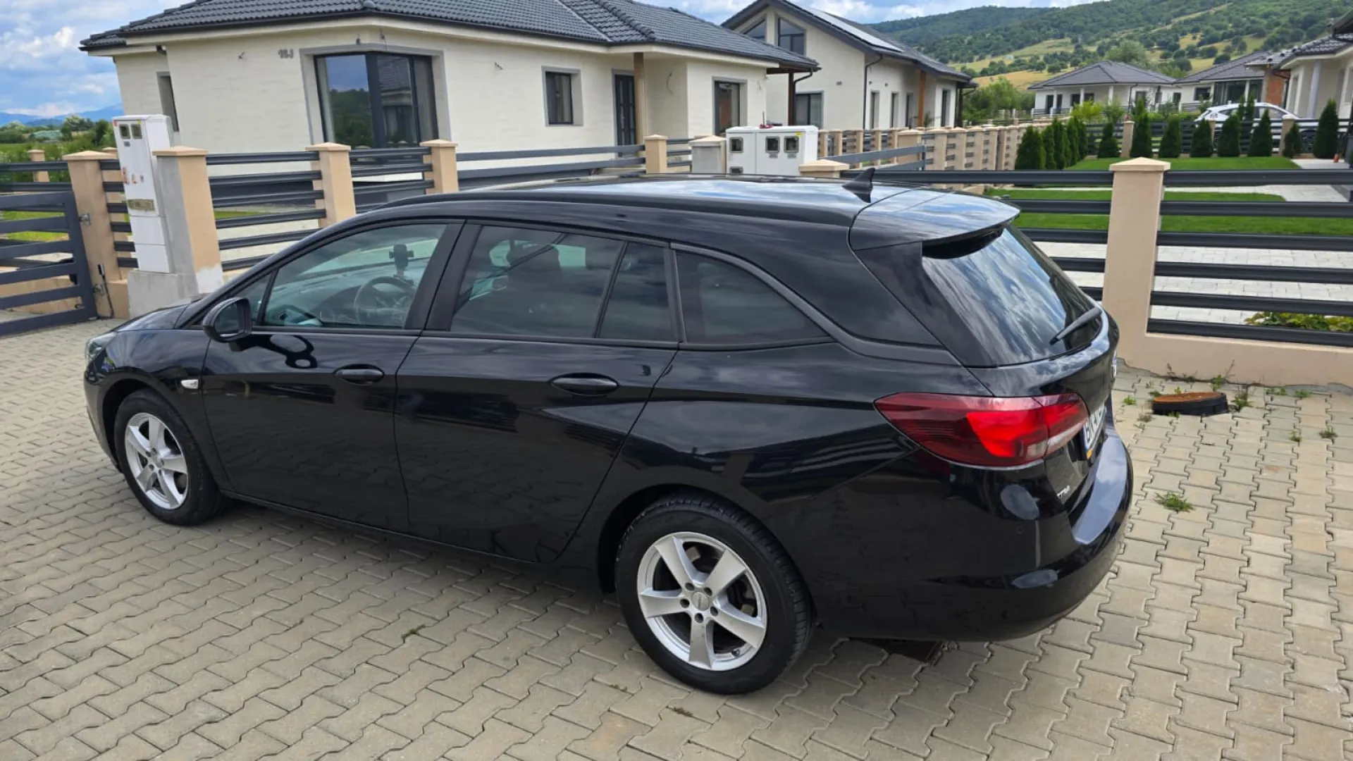 Cumpara/ Vinde online Opel Astra 2017 SH, la cel mai bun pret pentru tine!