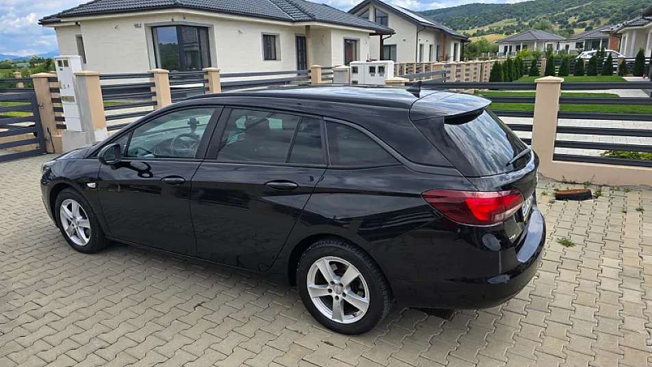 Cumpără / Vinde Opel Astra 2017 SH, la cel mai bun pret pentru tine!