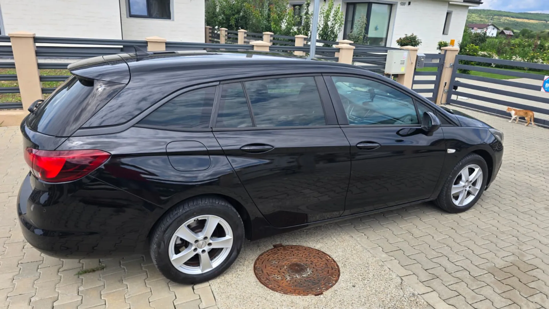 Cumpara/ Vinde online Opel Astra 2017 SH, la cel mai bun pret pentru tine!
