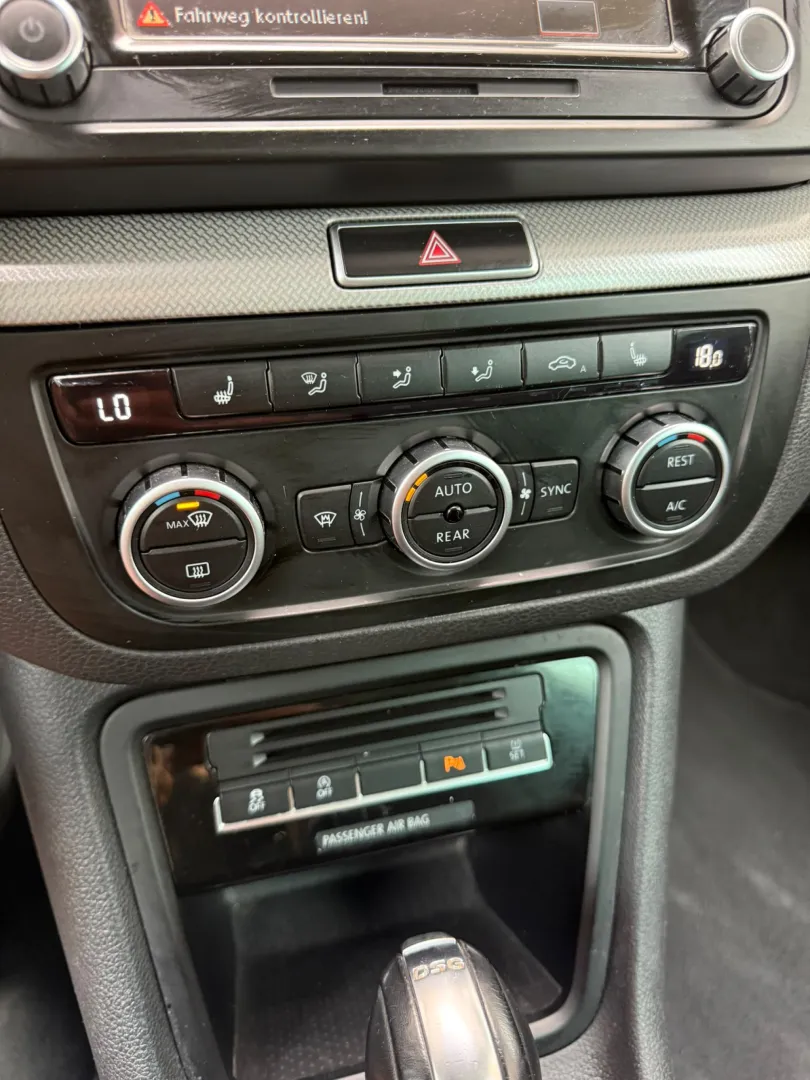 Cumpara/ Vinde online Volkswagen Sharan 2012 SH, la cel mai bun pret pentru tine!