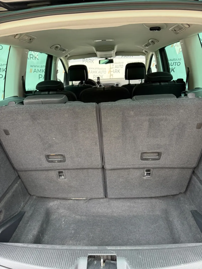 Cumpara/ Vinde online Volkswagen Sharan 2012 SH, la cel mai bun pret pentru tine!