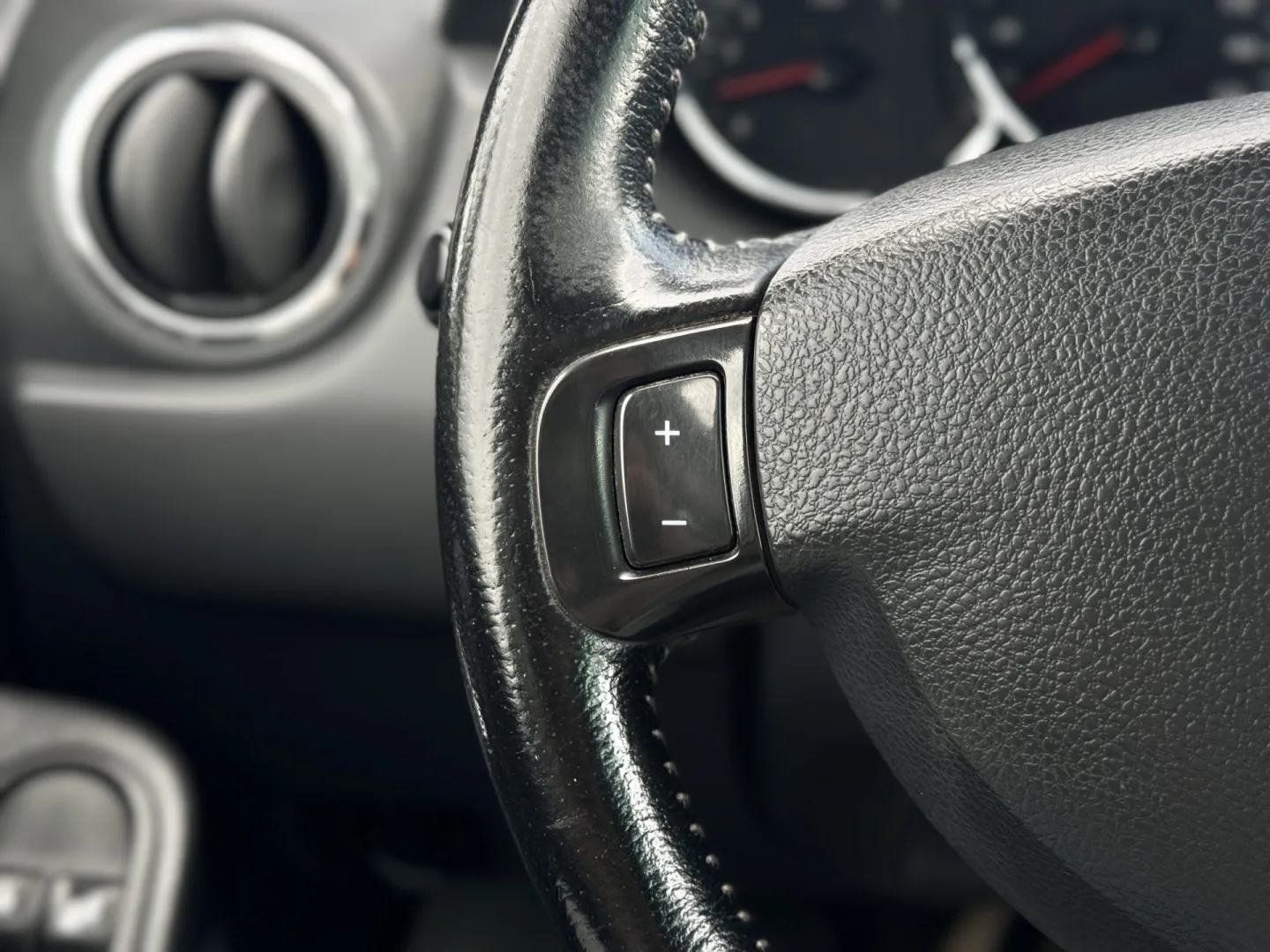 Cumpara/ Vinde online Dacia Duster 2015 SH, la cel mai bun pret pentru tine!