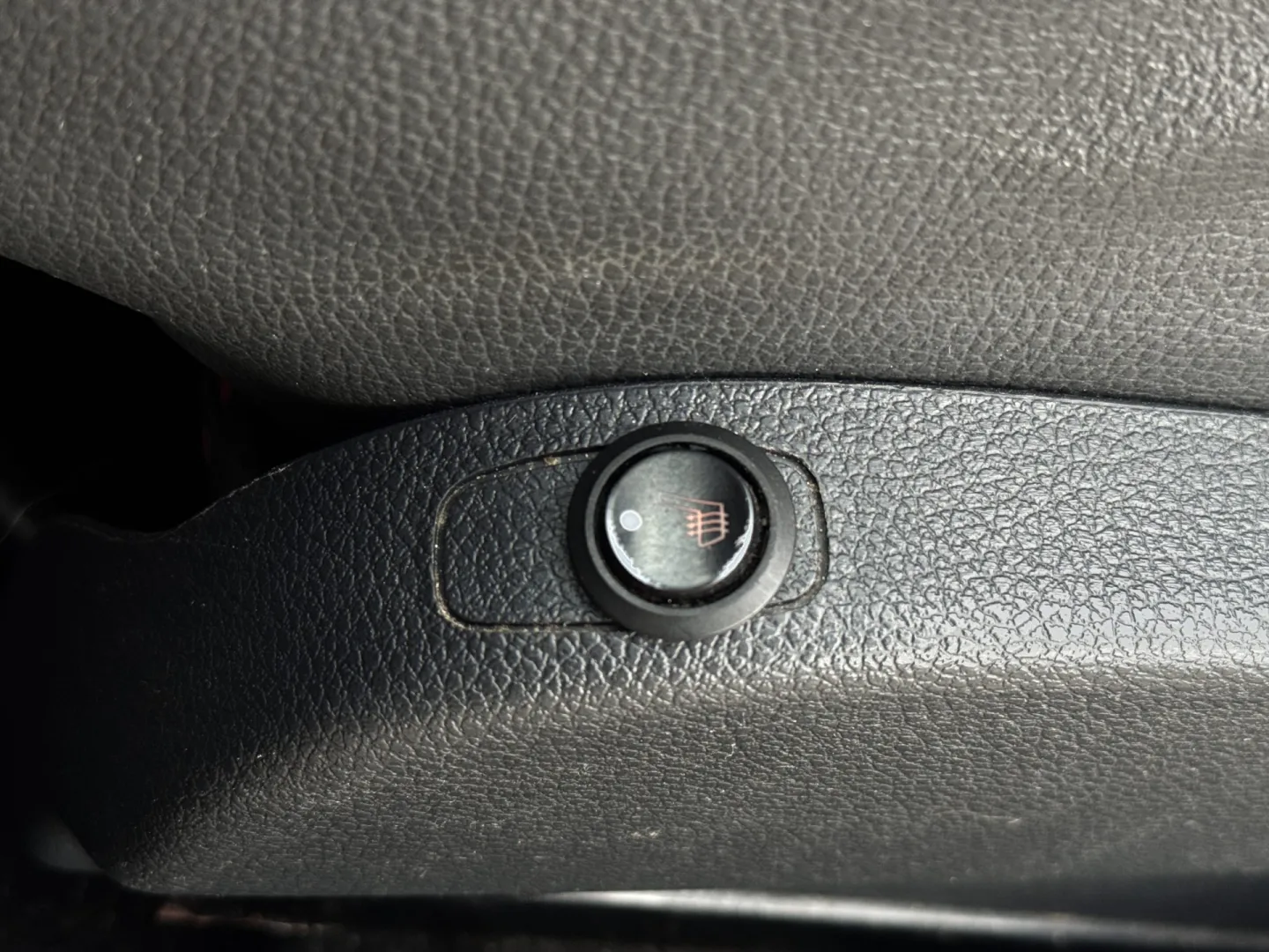 Cumpara/ Vinde online Dacia Duster 2011 SH, la cel mai bun pret pentru tine!