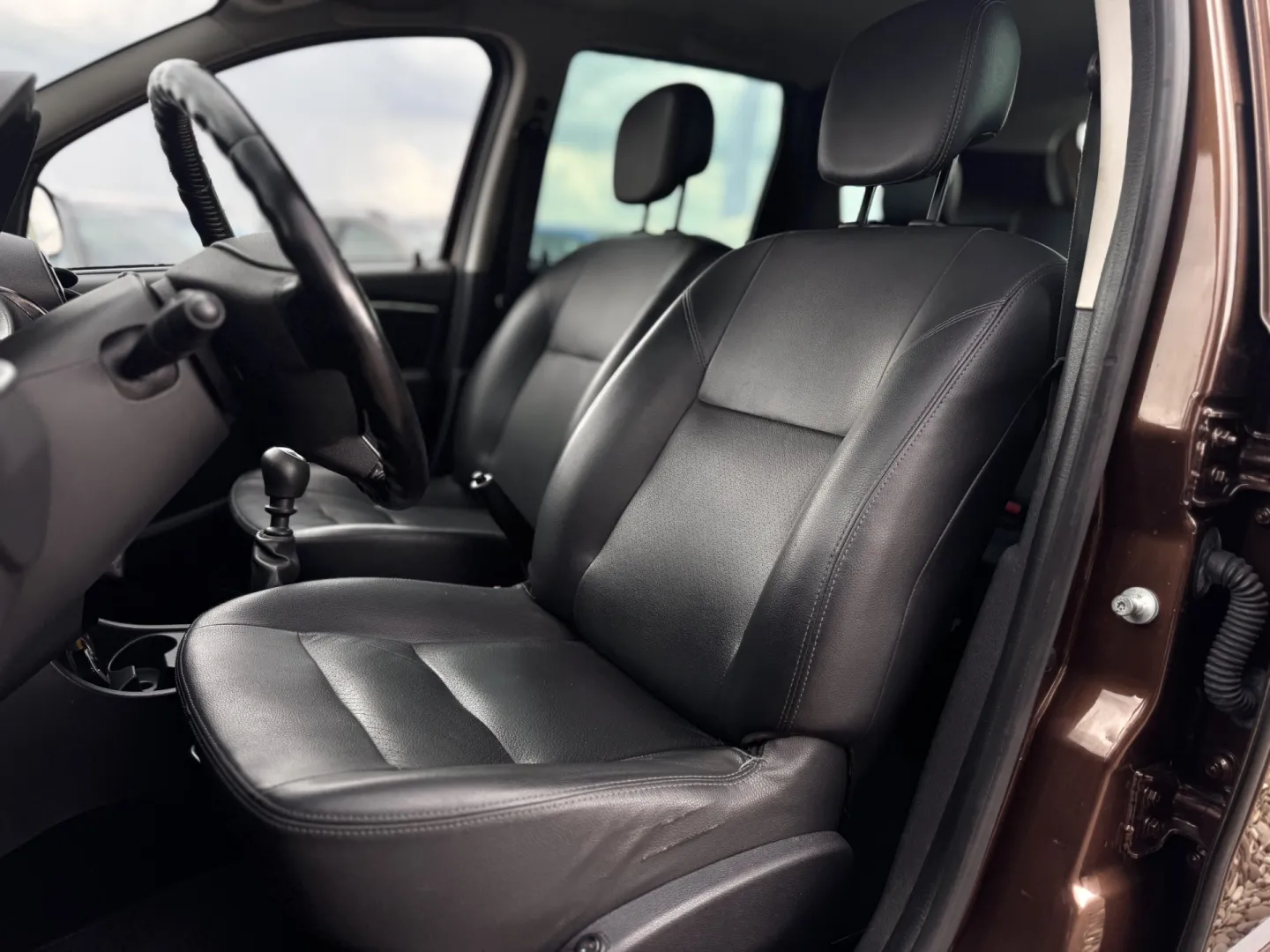 Cumpara/ Vinde online Dacia Duster 2011 SH, la cel mai bun pret pentru tine!