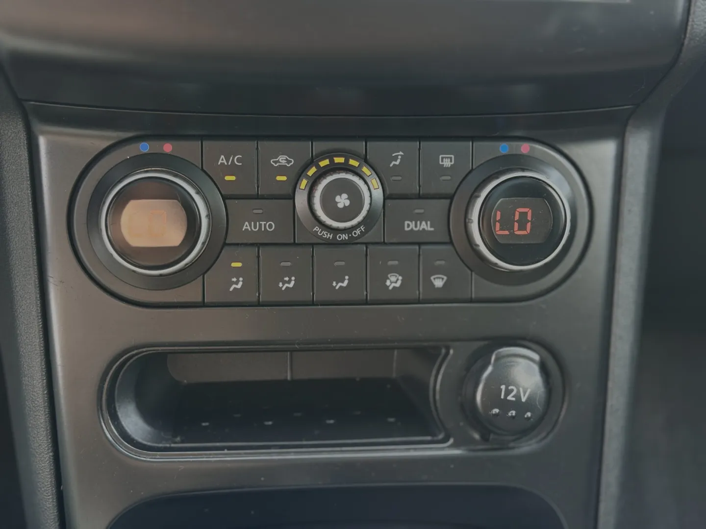 Cumpara/ Vinde online Nissan Qashqai 2012 SH, la cel mai bun pret pentru tine!