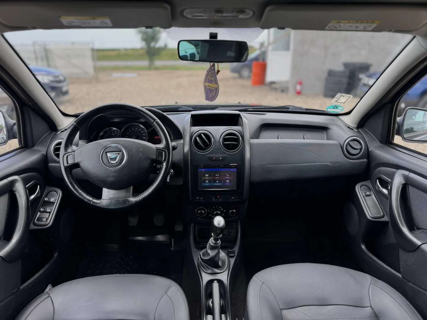 Cumpara/ Vinde online Dacia Duster 2015 SH, la cel mai bun pret pentru tine!