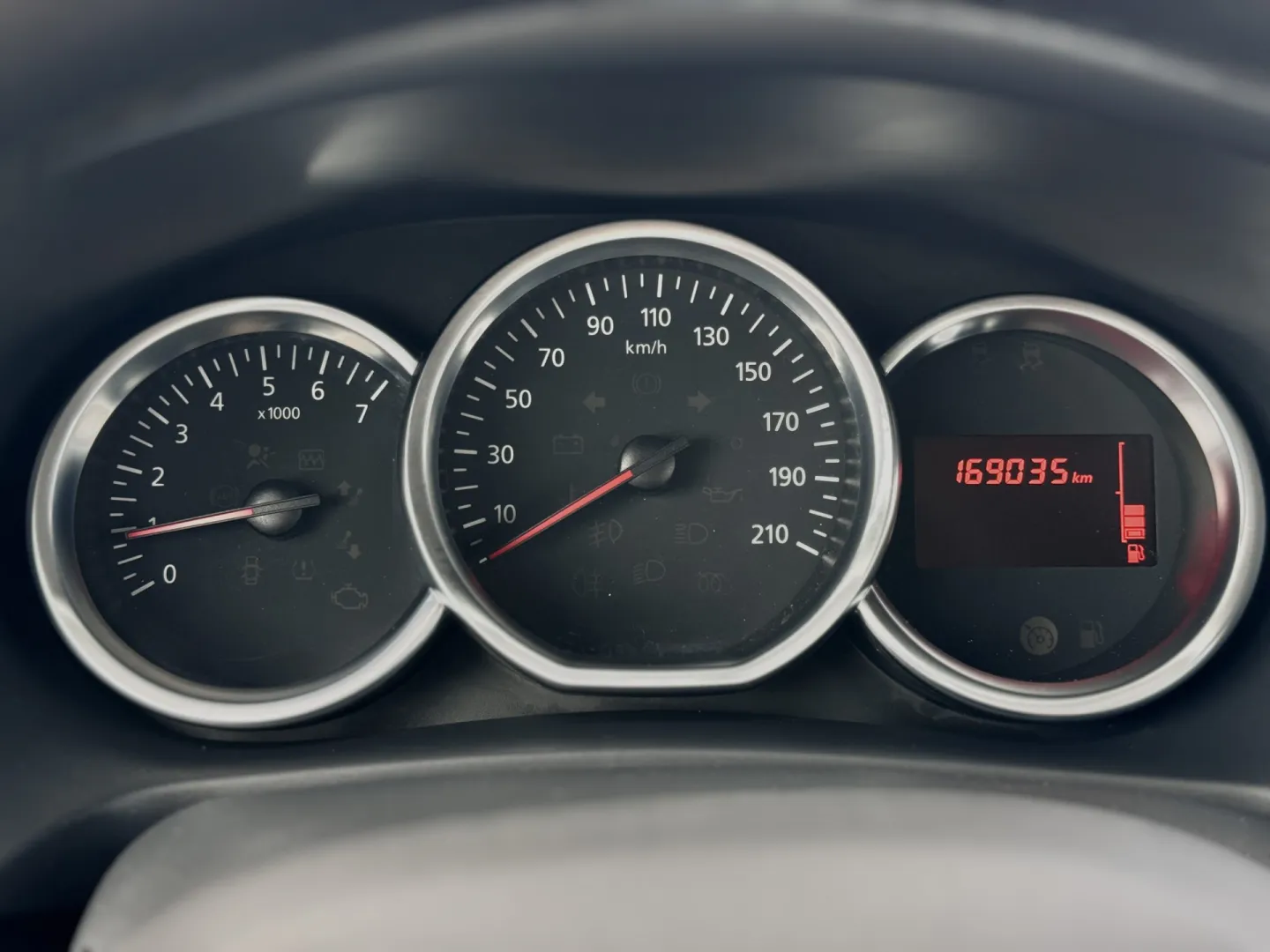Cumpara/ Vinde online Dacia Logan 2017 SH, la cel mai bun pret pentru tine!