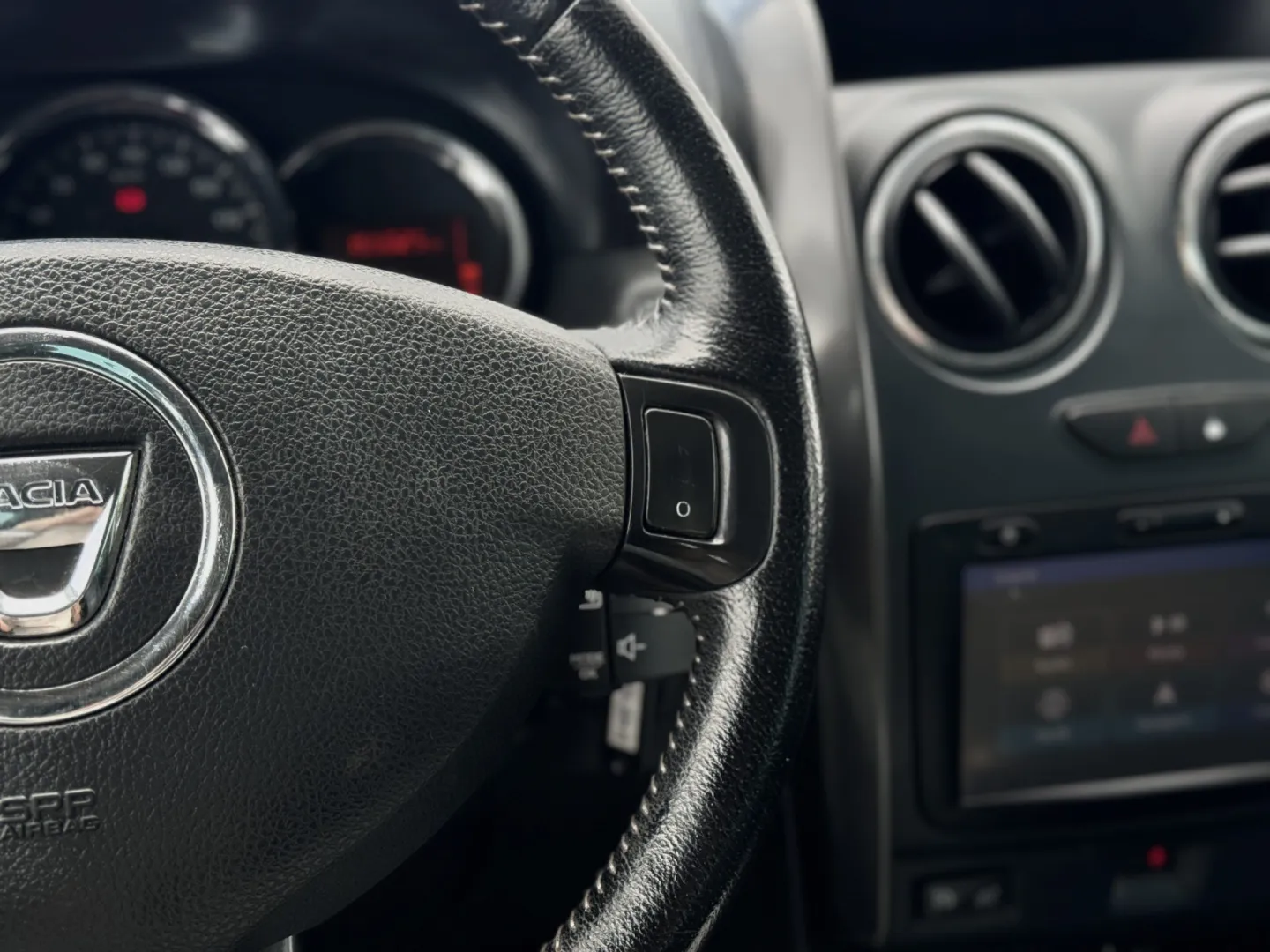 Cumpara/ Vinde online Dacia Duster 2015 SH, la cel mai bun pret pentru tine!