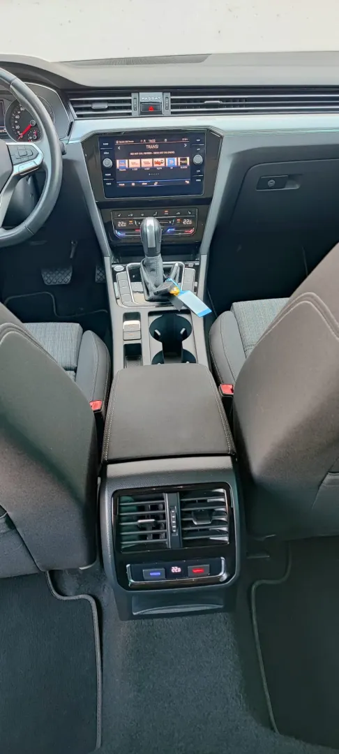 Cumpara/ Vinde online Volkswagen Passat 2021 SH, la cel mai bun pret pentru tine!