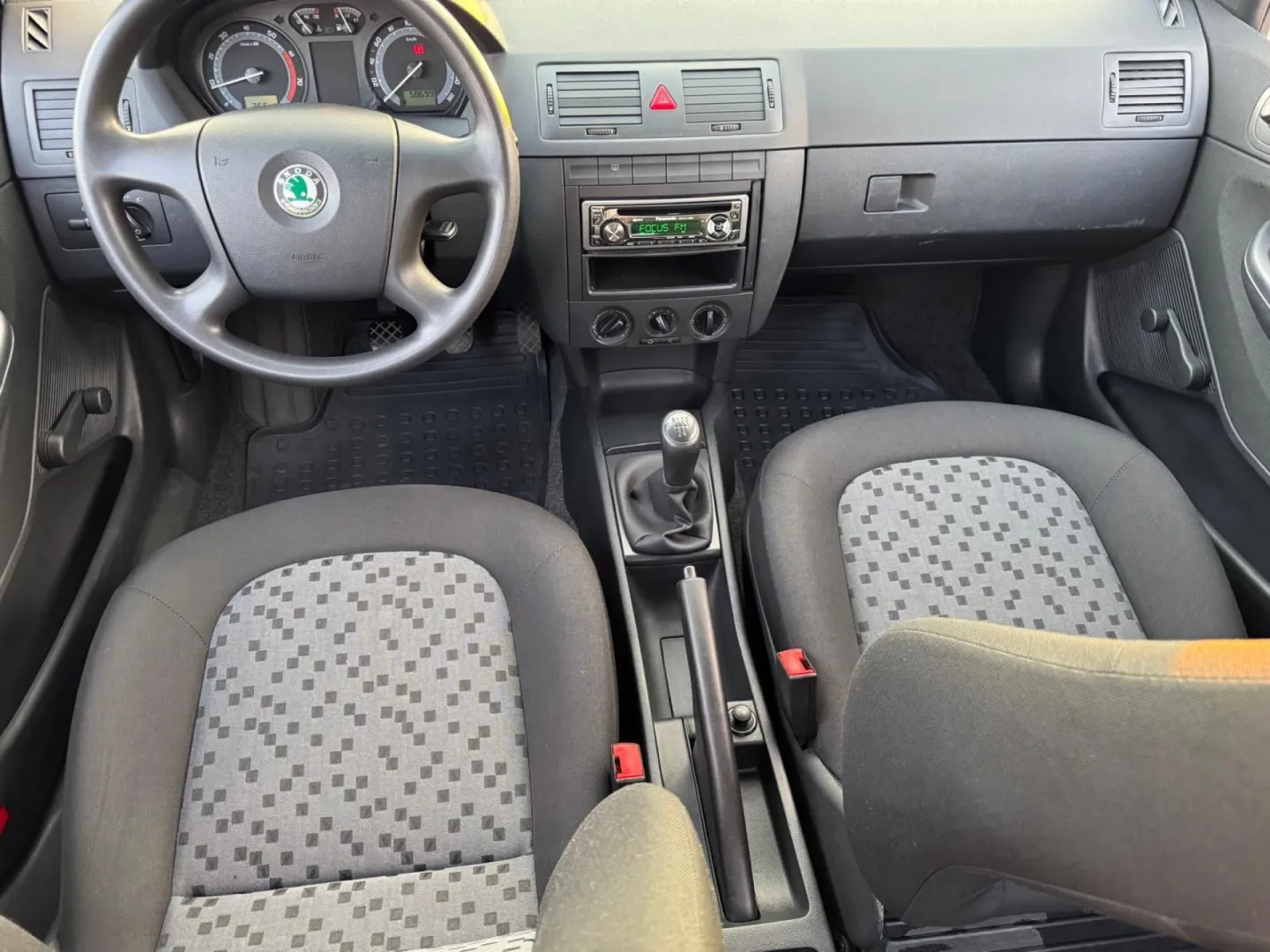 Cumpara/ Vinde online Skoda Fabia 2004 SH, la cel mai bun pret pentru tine!