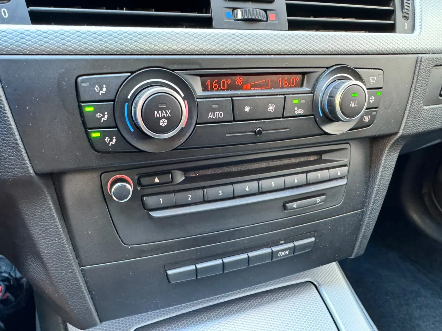 Cumpara/ Vinde online BMW 320 2010 SH, la cel mai bun pret pentru tine!