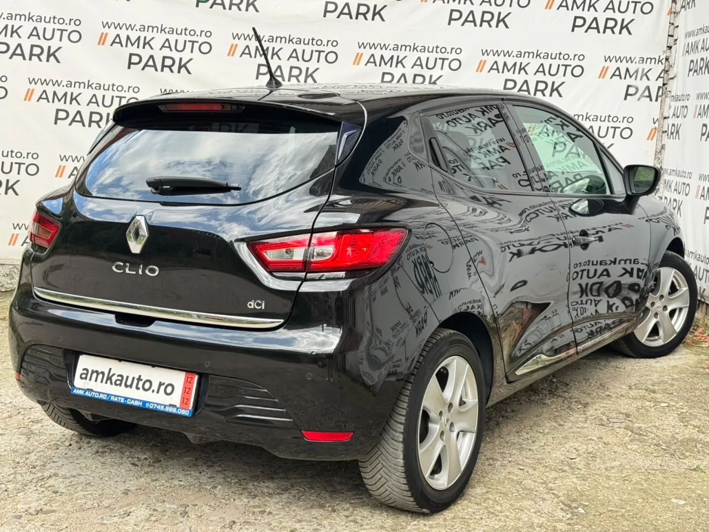 Cumpara/ Vinde online Renault  Clio 2015 SH, la cel mai bun pret pentru tine!
