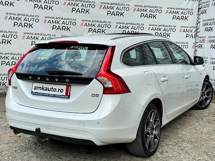 Cumpără / Vinde Volvo V60 2015 SH, la cel mai bun pret pentru tine!