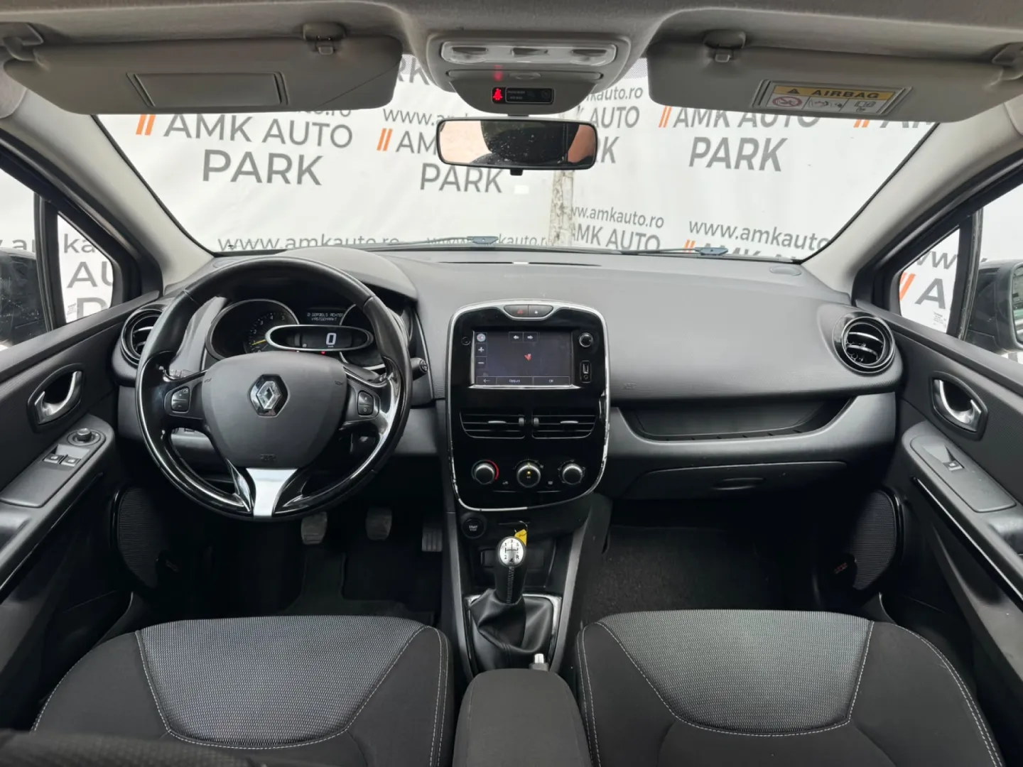 Cumpara/ Vinde online Renault  Clio 2015 SH, la cel mai bun pret pentru tine!