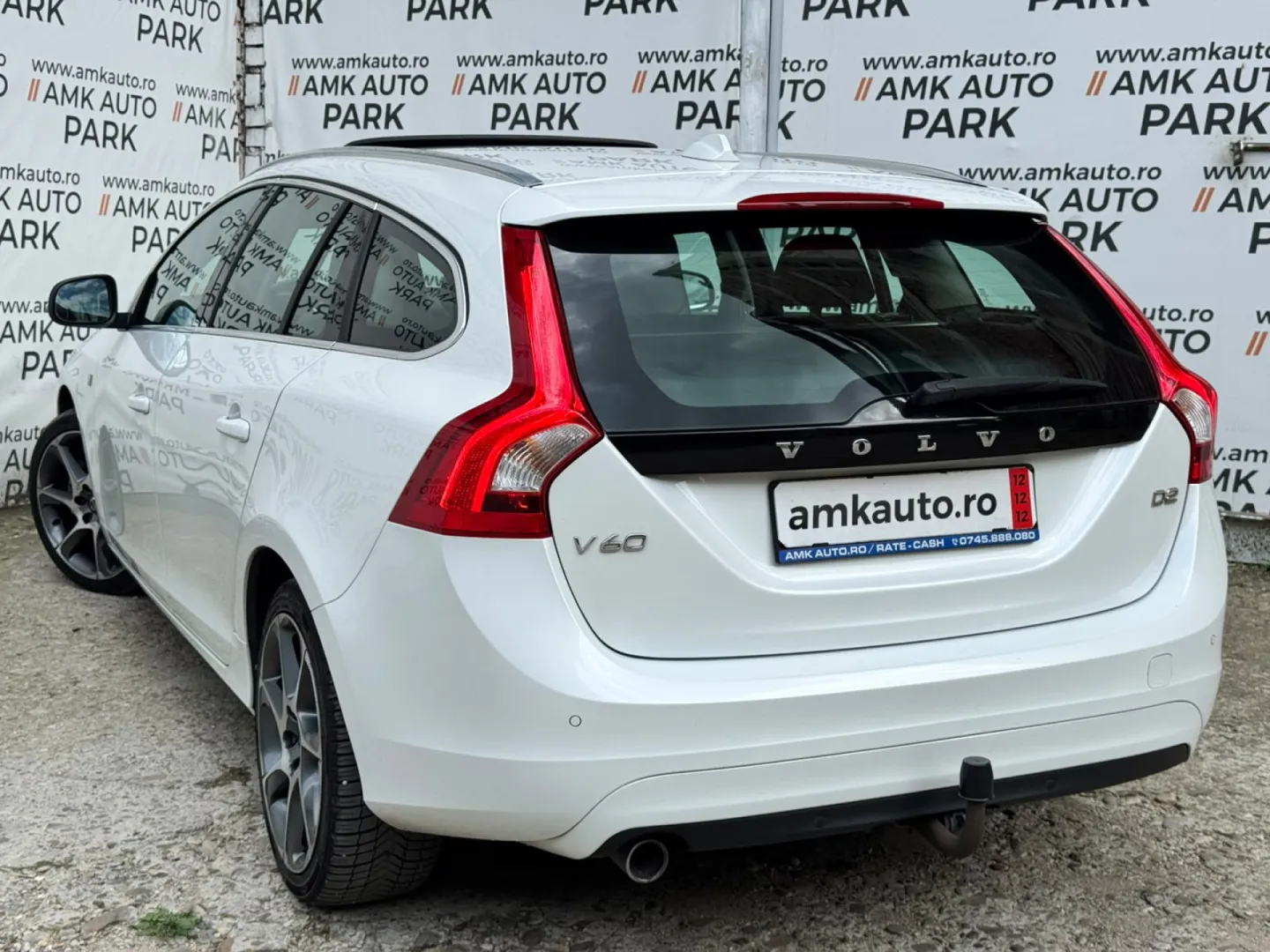 Cumpara/ Vinde online Volvo V60 2015 SH, la cel mai bun pret pentru tine!