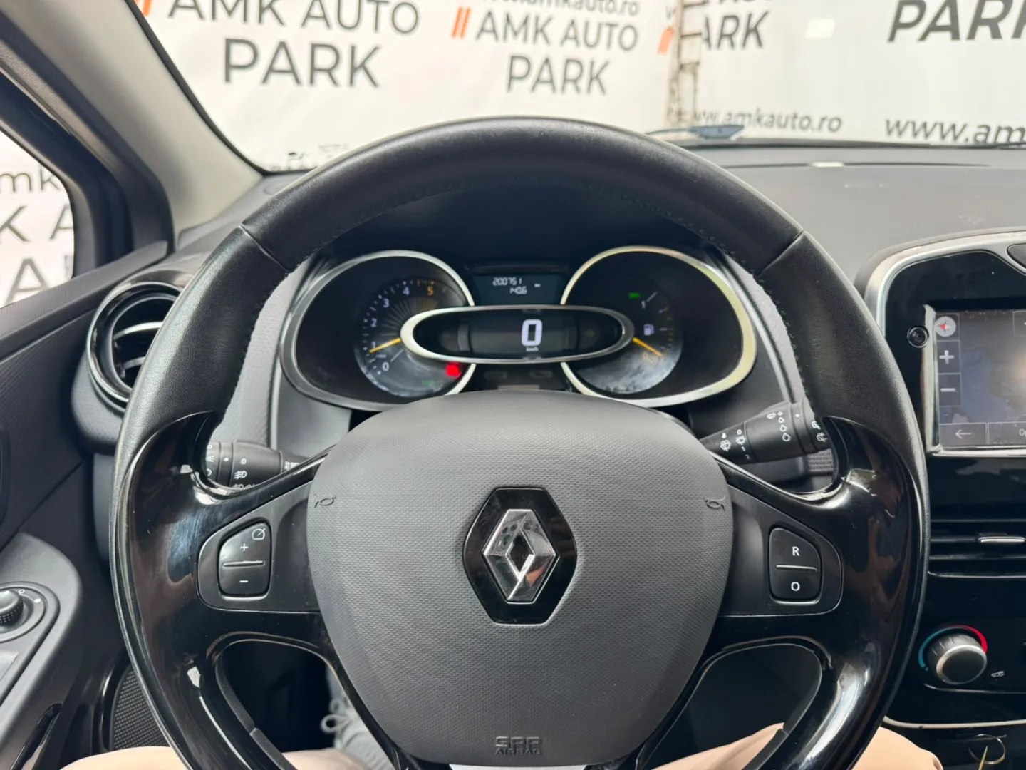 Cumpara/ Vinde online Renault  Clio 2015 SH, la cel mai bun pret pentru tine!