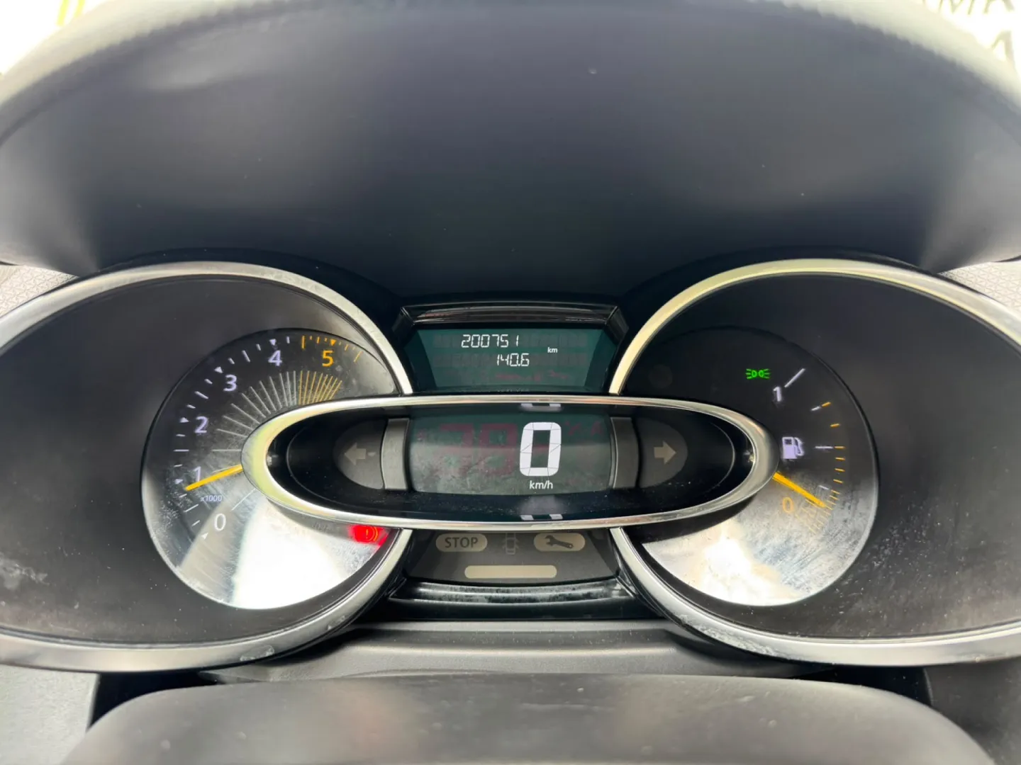Cumpara/ Vinde online Renault  Clio 2015 SH, la cel mai bun pret pentru tine!